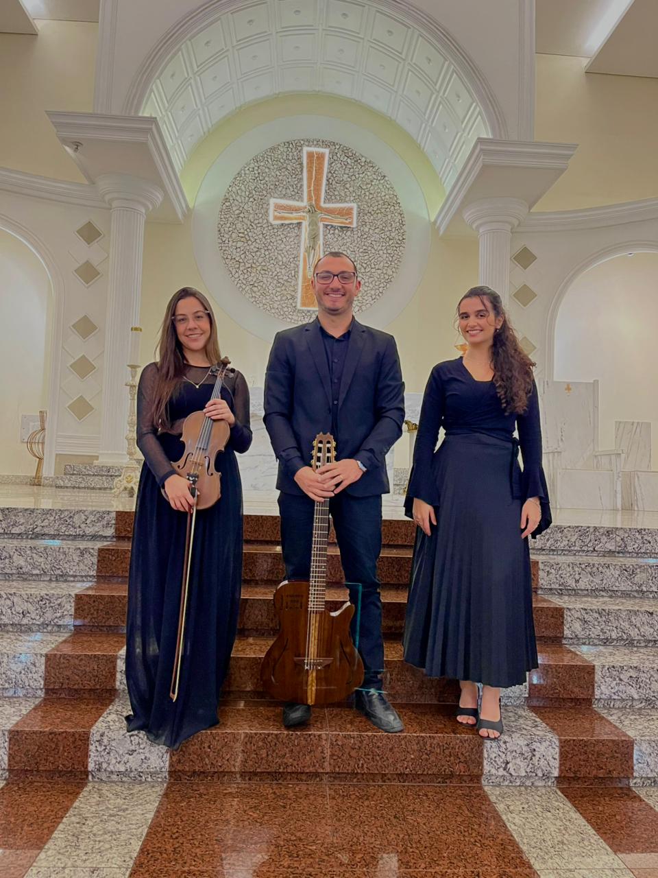 Trio Sarau na igreja